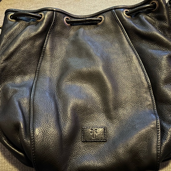 Brand New with Tags FRYE Vivian Bucket Purse - Picture 2 of 5